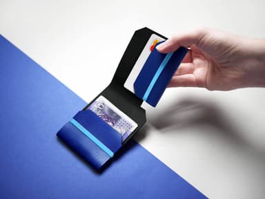 Ultra by Ultra Is A Ultimate Minimalist Wallet Solution